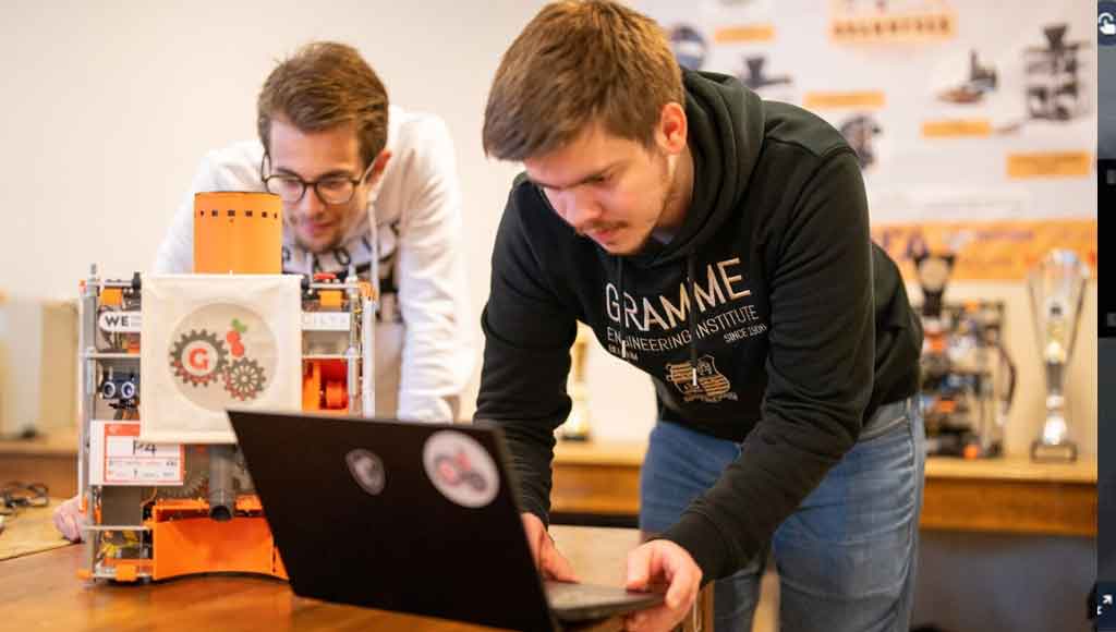 Logo Et si les étudiants s'évaluaient entre eux ?